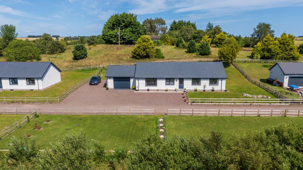 Property photo 1 of 30