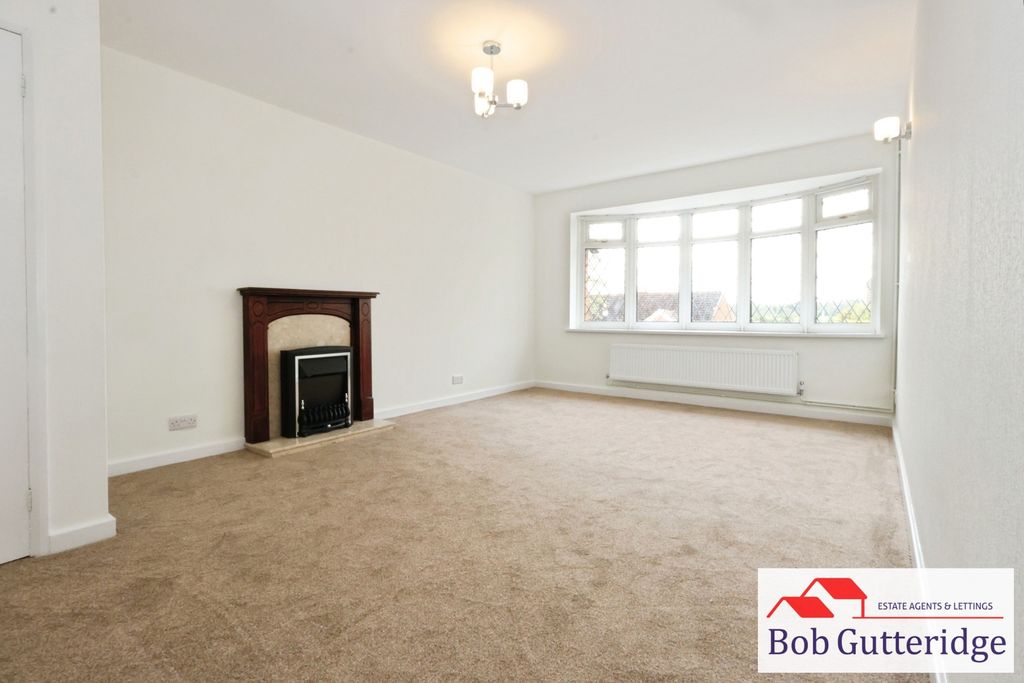 Property photo 2 of 18 Lounge