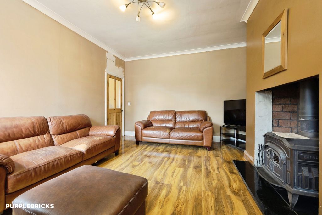 Property photo 2 of 24 Living Room