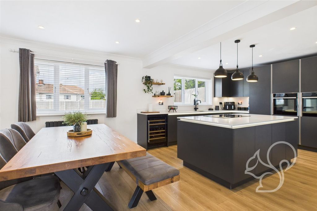 Property photo 2 of 30 Kitchen/Diner