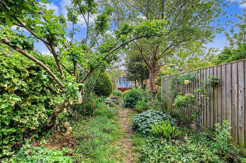 Property photo 3 of 13 Garden