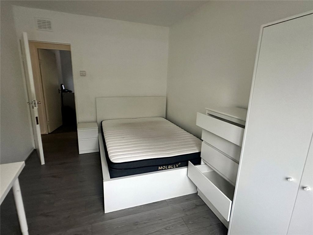 Property photo 3 of 10 Picture No. 02