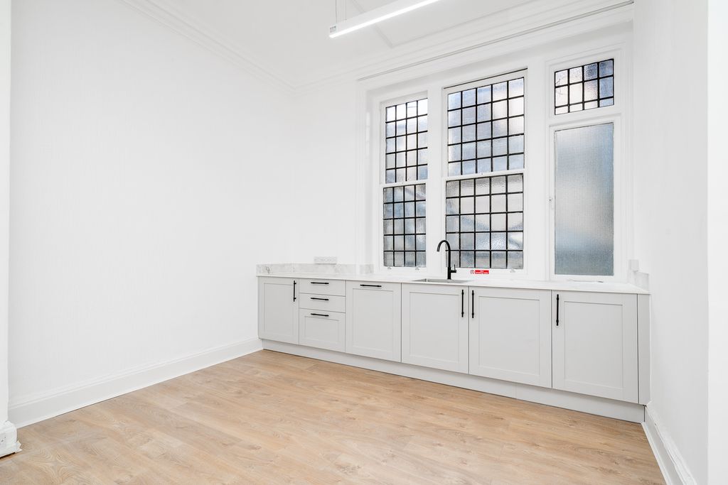 Property photo 2 of 10 Picture 2