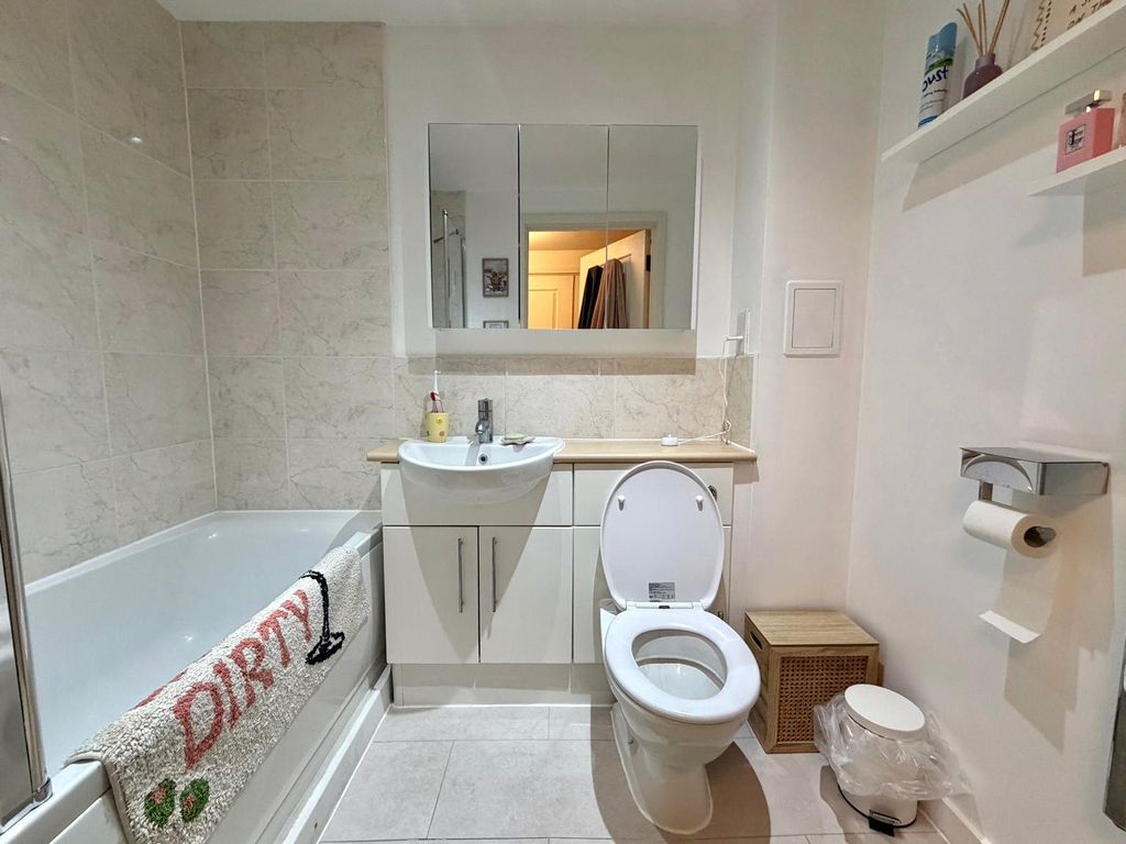 Property photo 3 of 8 Picture No. 02