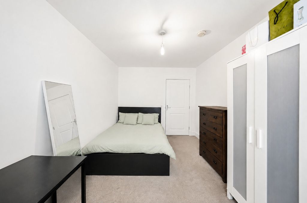 Property photo 1 of 4