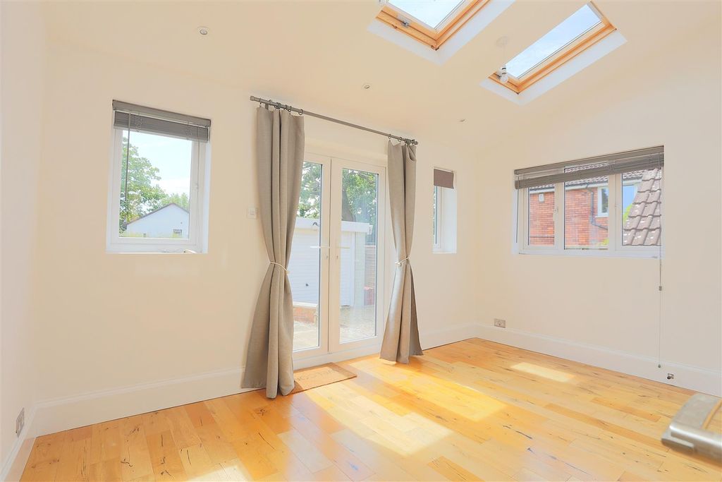 Property photo 3 of 26