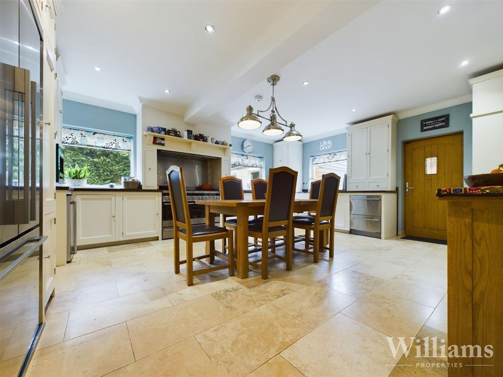 Property photo 3 of 37 Cam02962G0-Pr0187-Still018.Jpg