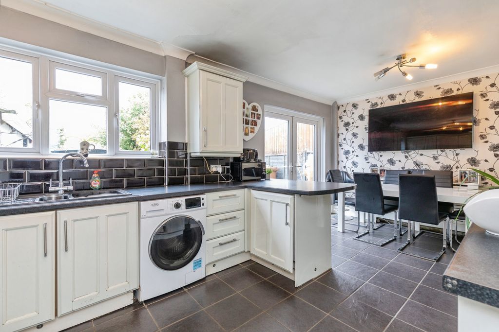 Property photo 2 of 20 Kitchen/ Diner