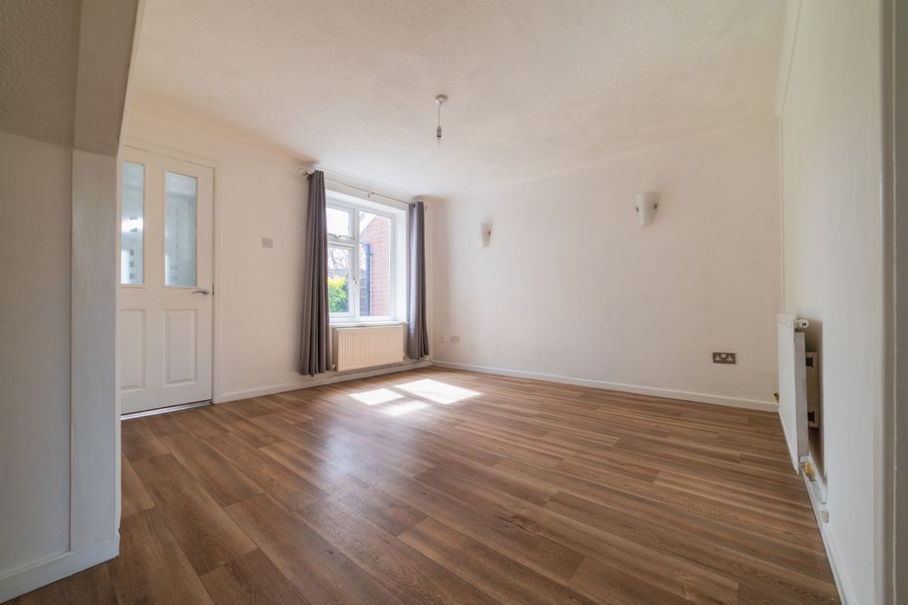 Property photo 2 of 13 Call 02920 454555 To Secure Your Viewing_3