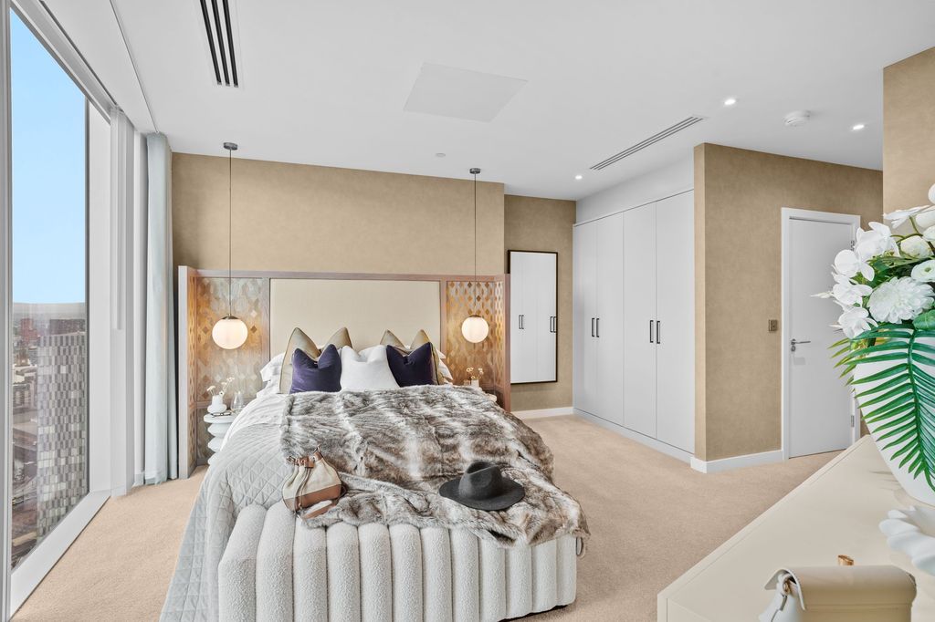 Property photo 3 of 33