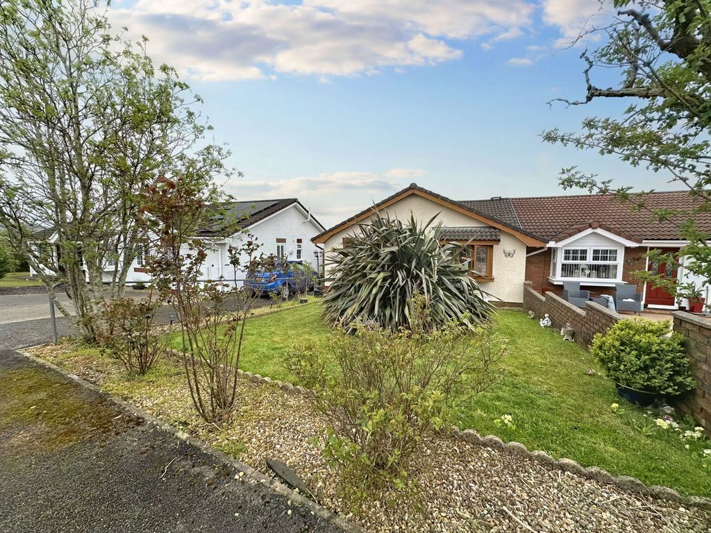 Property photo 2 of 35