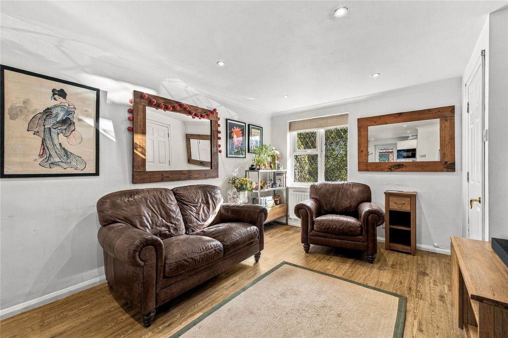Property photo 2 of 17 Picture No. 12