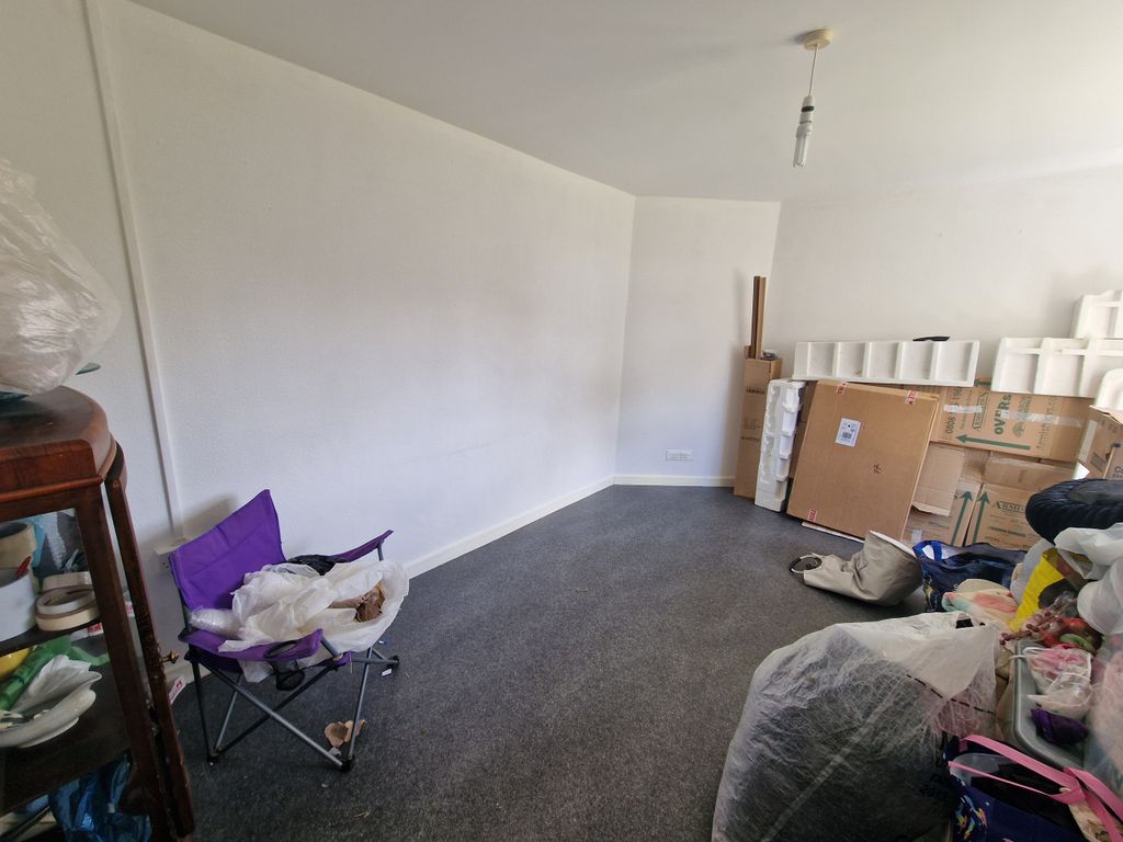 Property photo 3 of 14 Sitting Room