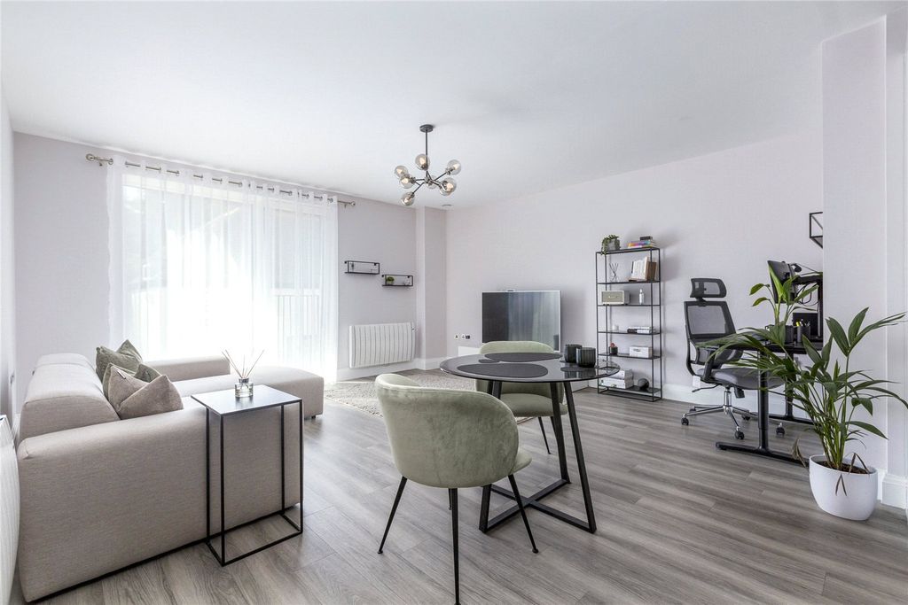 Property photo 2 of 11 Living Room