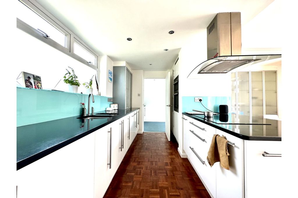 Property photo 2 of 8 Kitchen/Diner