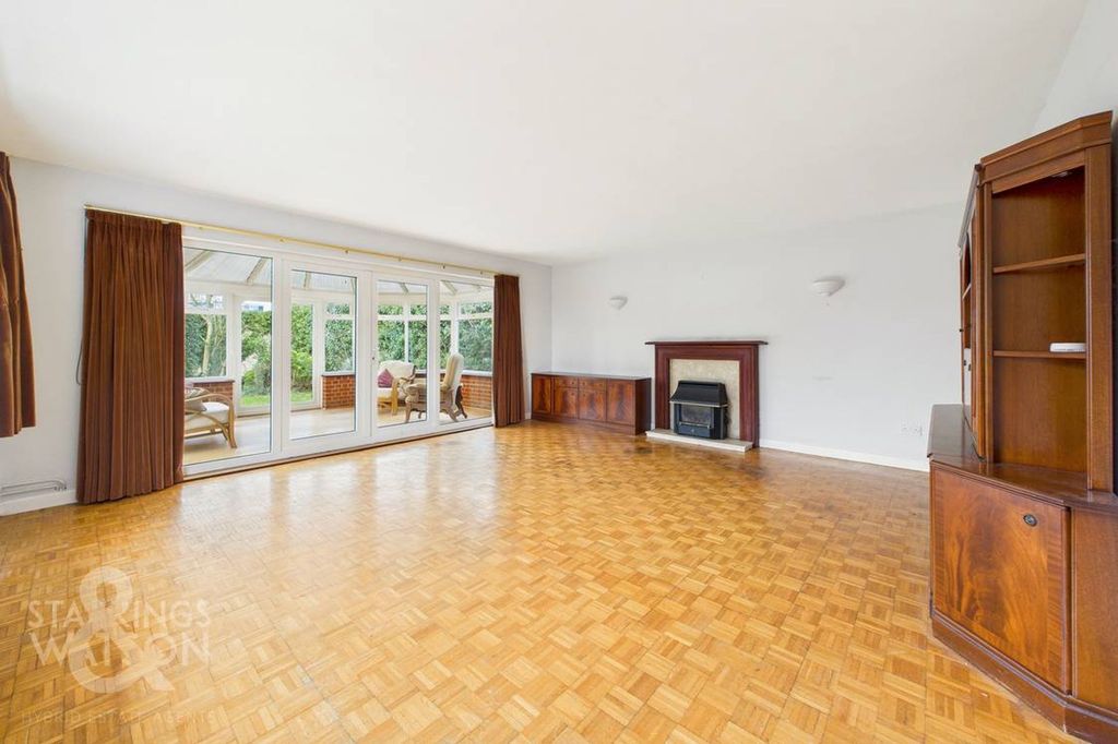 Property photo 2 of 26