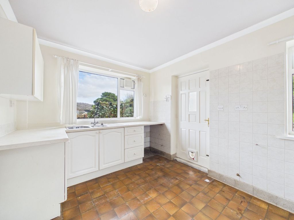 Property photo 2 of 31