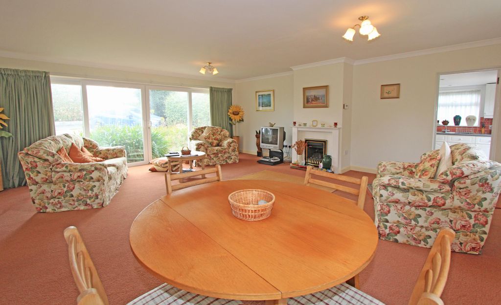 Property photo 3 of 13