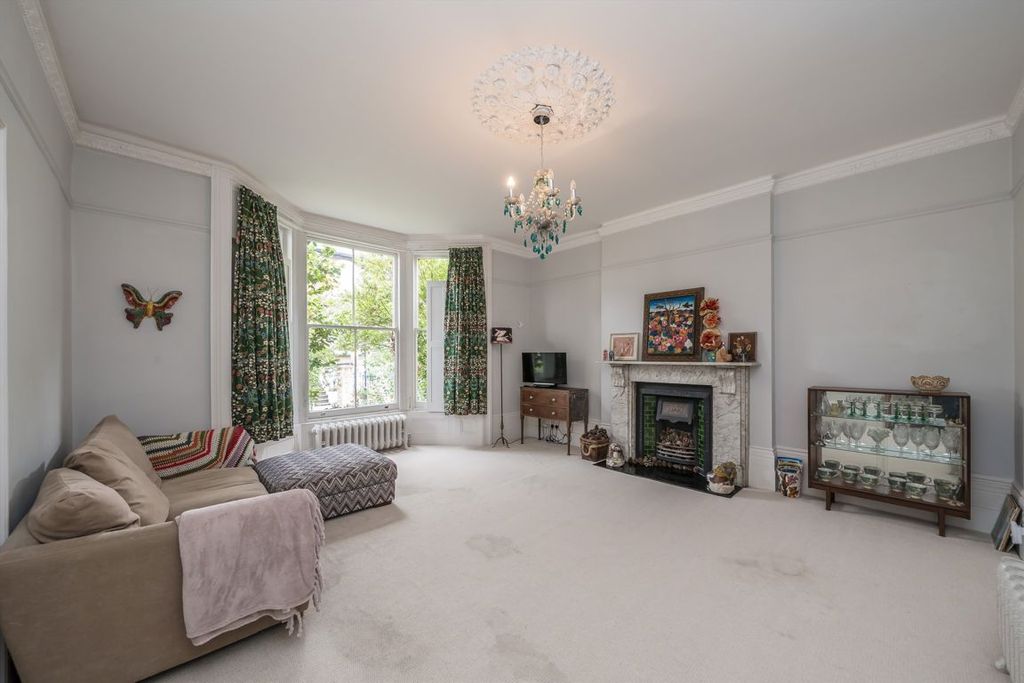 Property photo 1 of 9