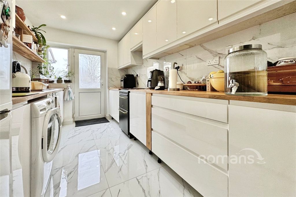 Property photo 2 of 14 Kitchen