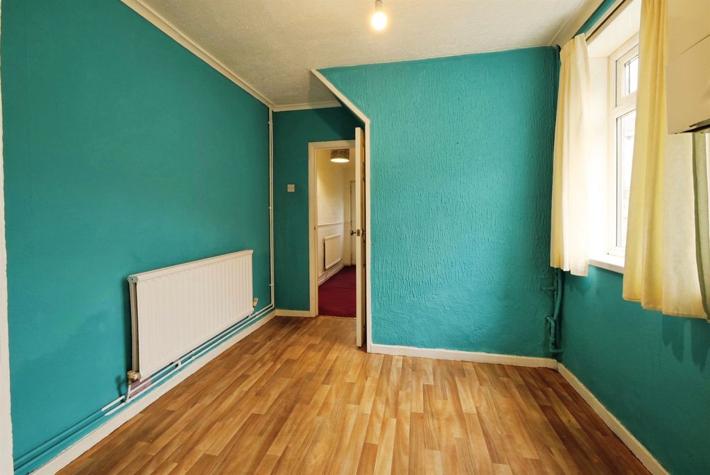 Property photo 3 of 18
