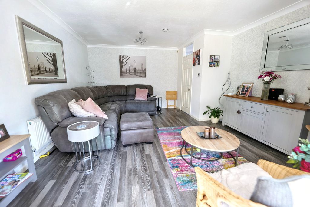 Property photo 3 of 14