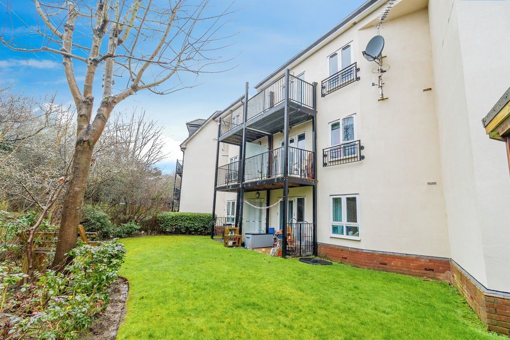 Property photo 2 of 5