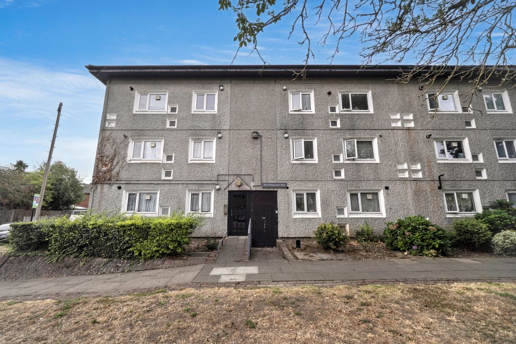 Property photo 1 of 17 119 Raccoon Way, Hounslow, Middlesex, Tw4 7Pn