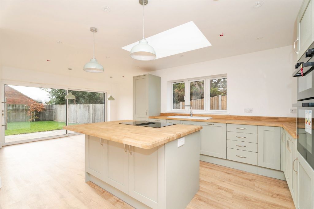 Property photo 2 of 23