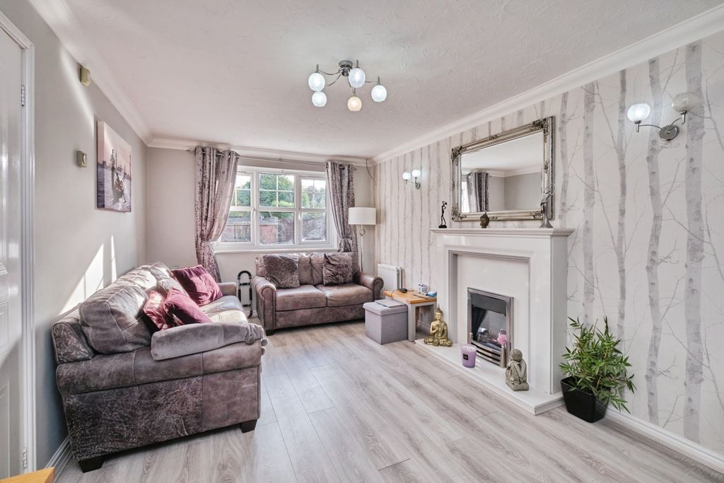 Property photo 2 of 17 Photo