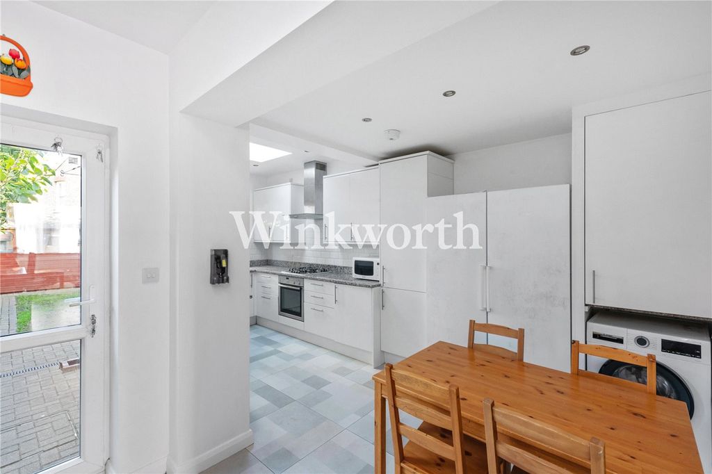 Property photo 2 of 15 Picture No. 06