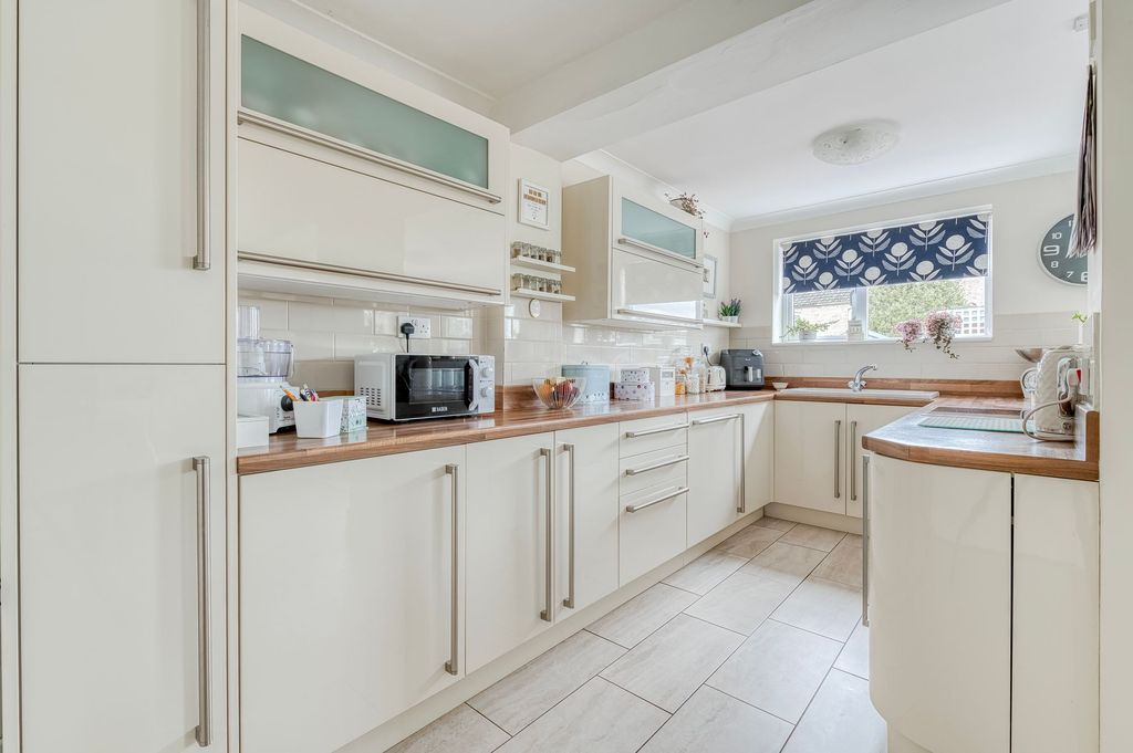 Property photo 3 of 19