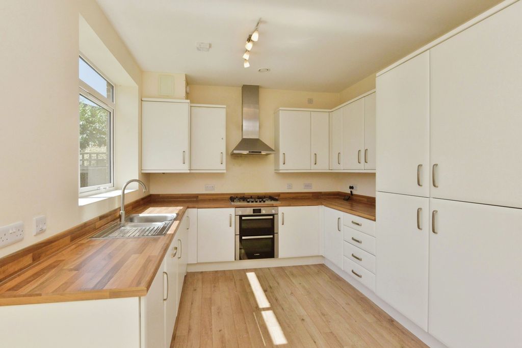 Property photo 2 of 17 Photography