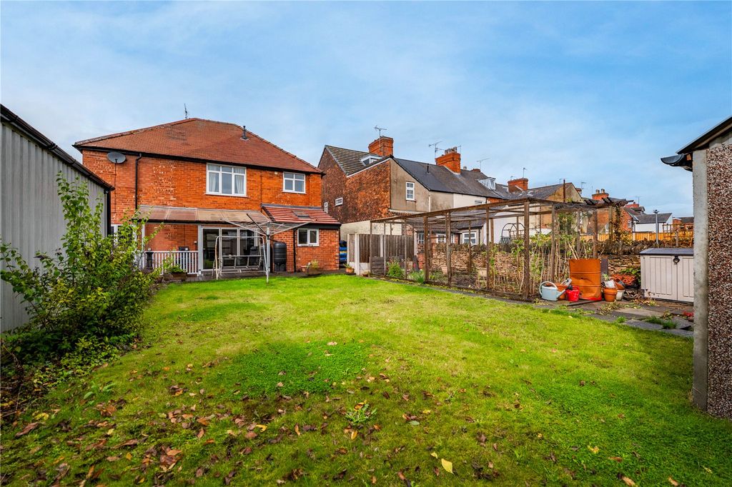 Property photo 2 of 43 Picture No. 45