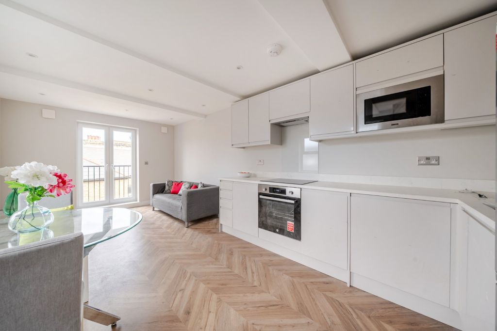 Property photo 1 of 10 Picture No. 07