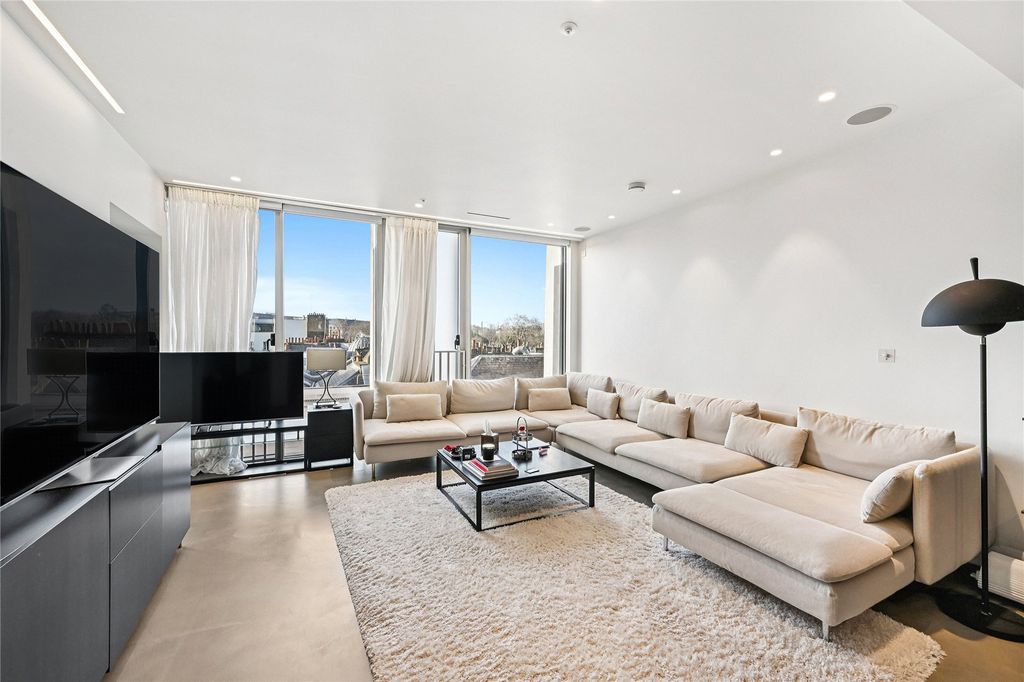 Property photo 1 of 12 Reception Room