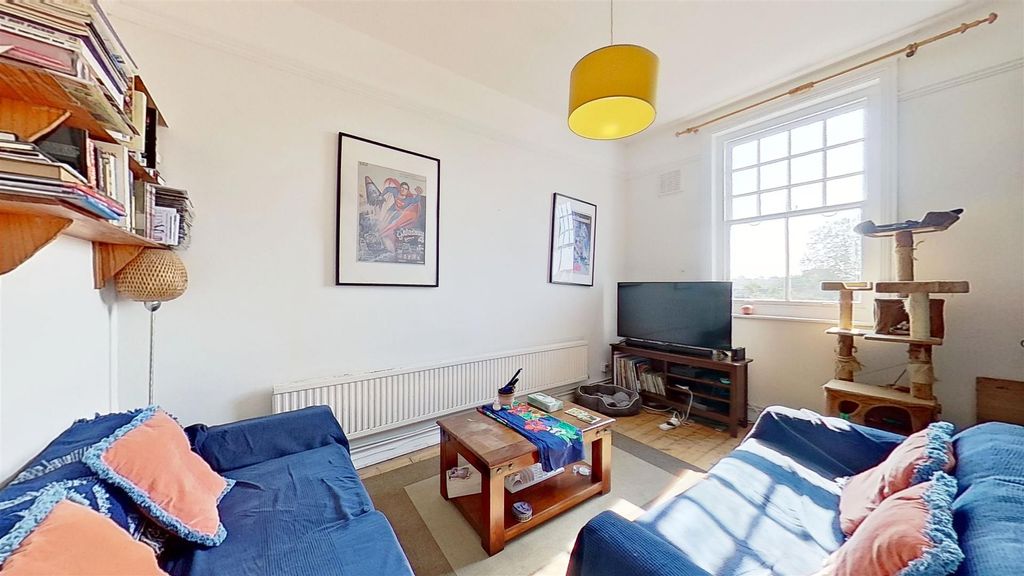 Property photo 2 of 11 8-Earlsfield-House-09072023_202705.Jpg