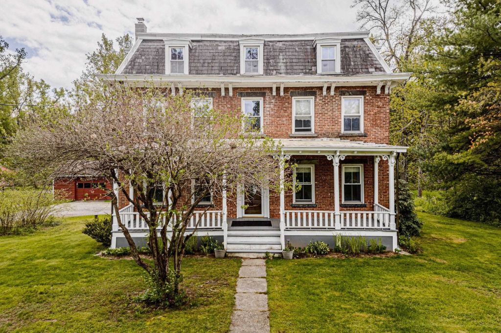 Property photo 1 of 31