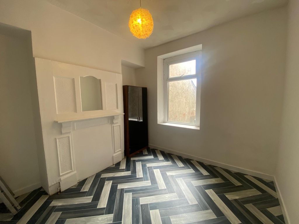 Property photo 3 of 12 Dining Room