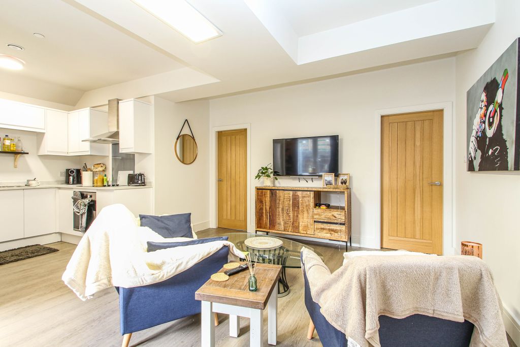 Property photo 3 of 17 Img_9710