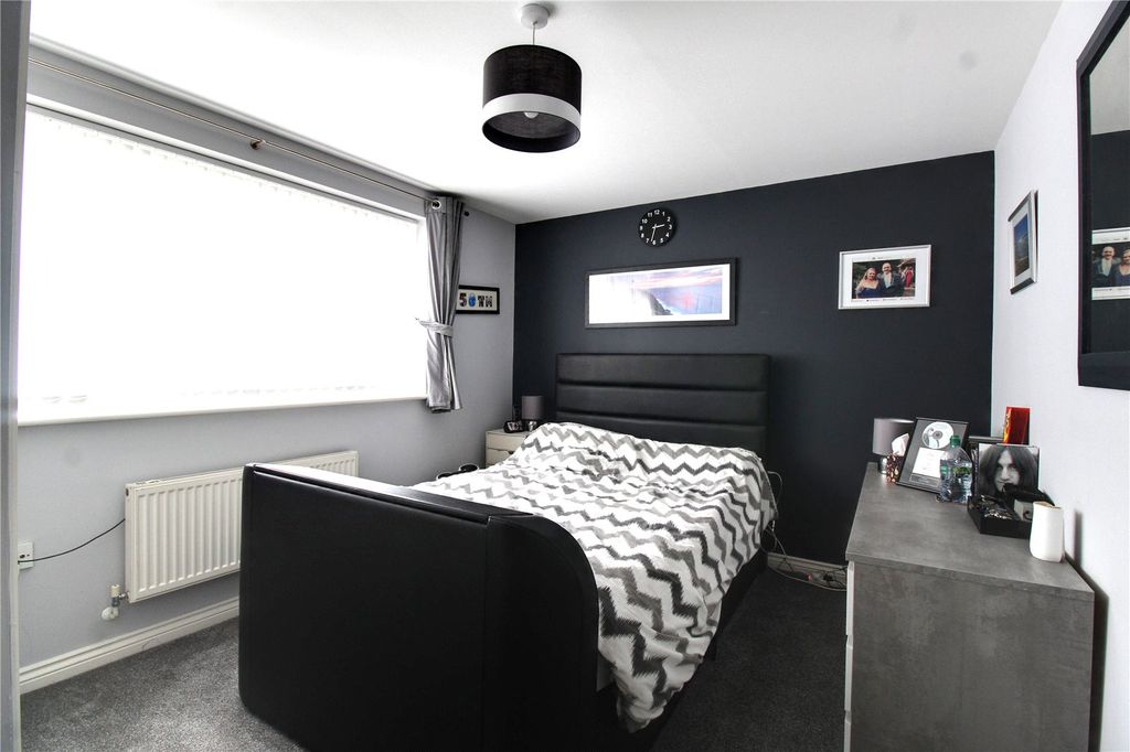 Property photo 3 of 7 Picture 3