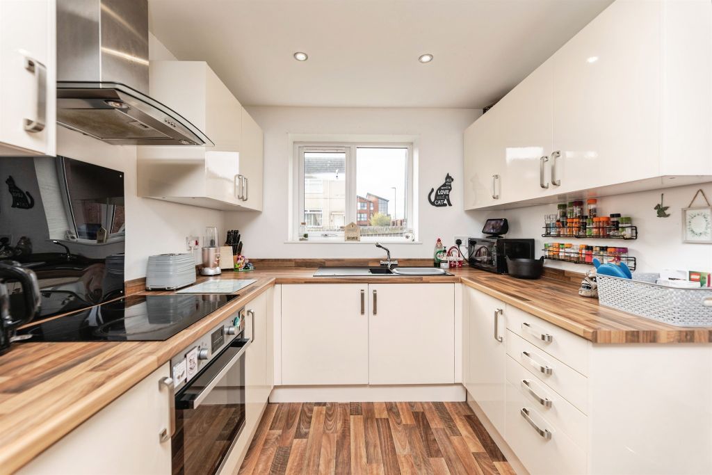 Property photo 3 of 17