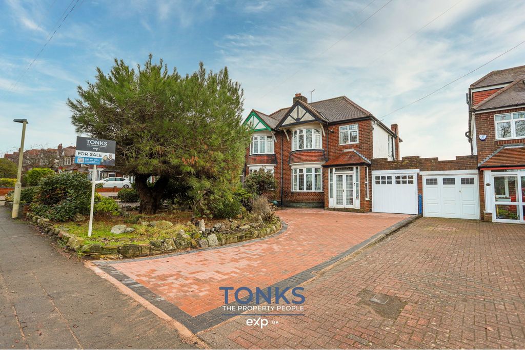Property photo 1 of 16