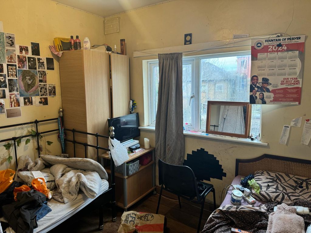 Property photo 3 of 4