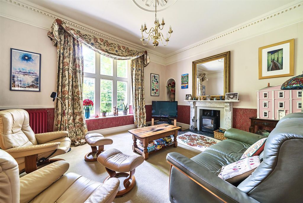 Property photo 3 of 40 Sitting Room