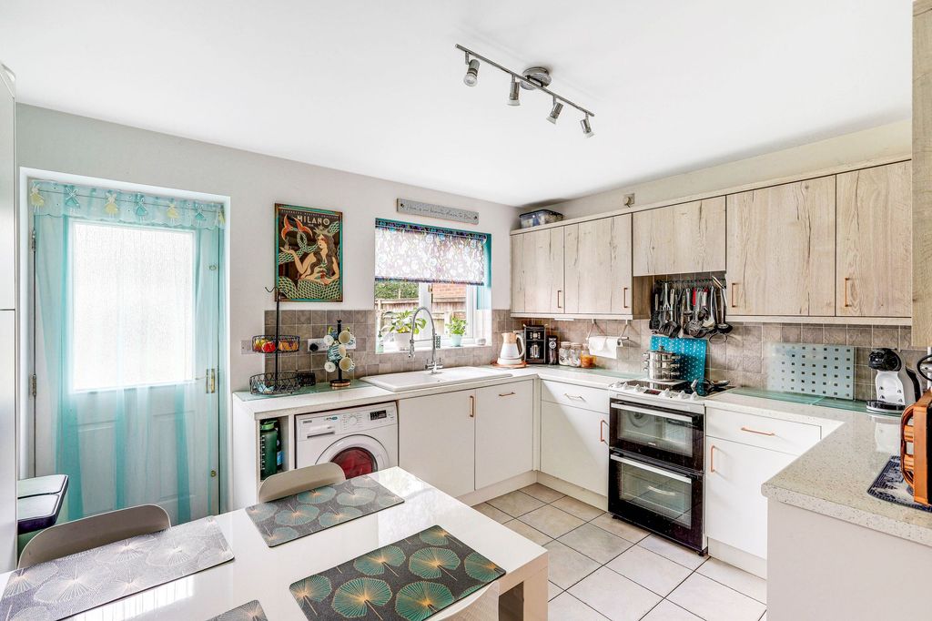 Property photo 2 of 17