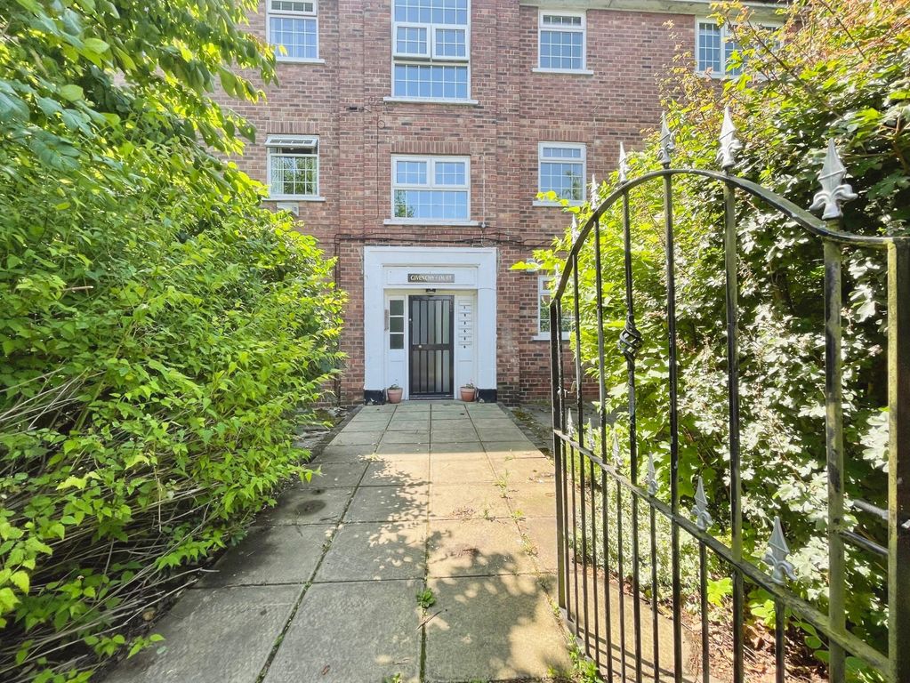 Property photo 1 of 19 4