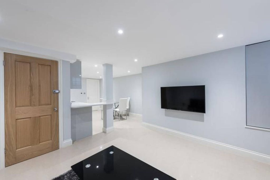 Property photo 3 of 6