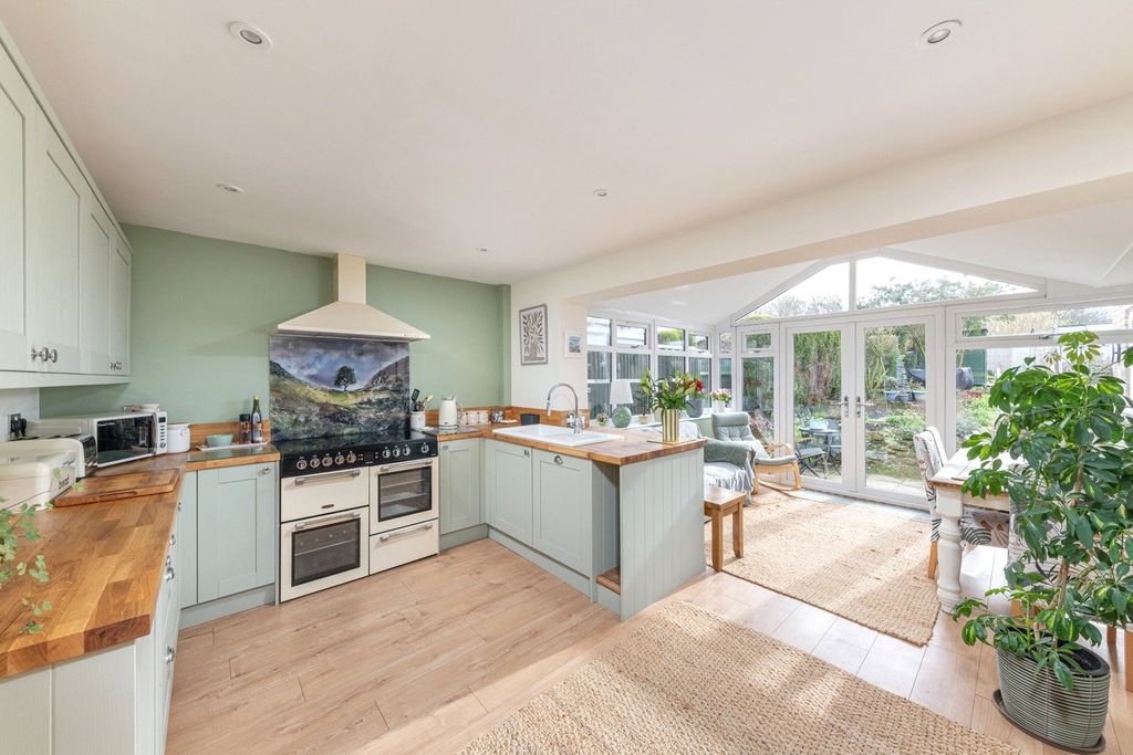 Property photo 2 of 13 Picture No. 14