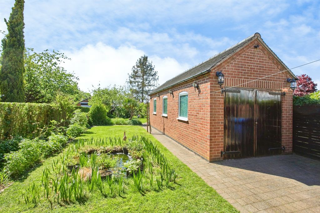 Property photo 3 of 21